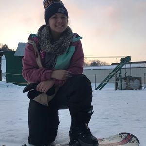 Meet your Posher, Jora